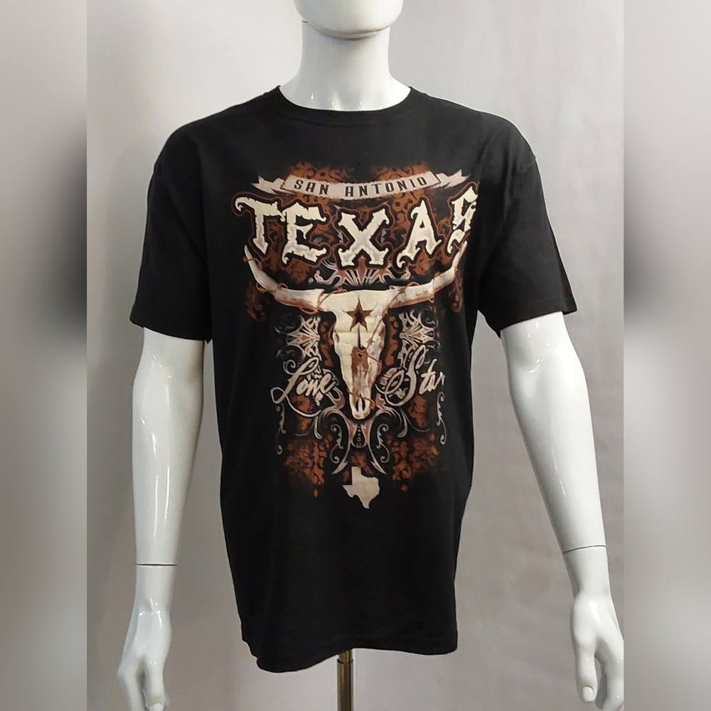 Men's TEE by Duckco / SIZE: LARGE